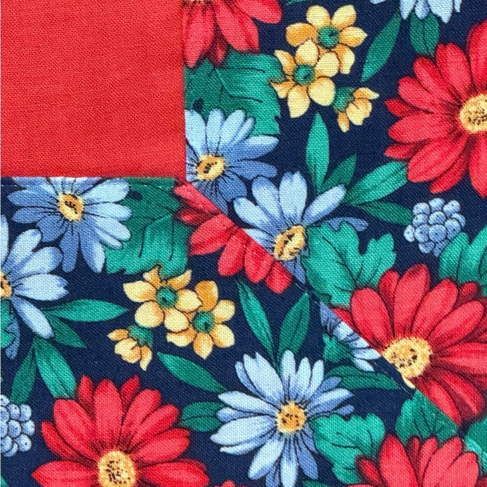The Fold & The Beautiful Floral Dining Linen Set Tablecloth Runner Napkins - Picture 8 of 10